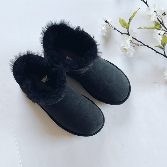UGG Bailey Zip Mini Black Boots Size 5 - Picture 6 of 13